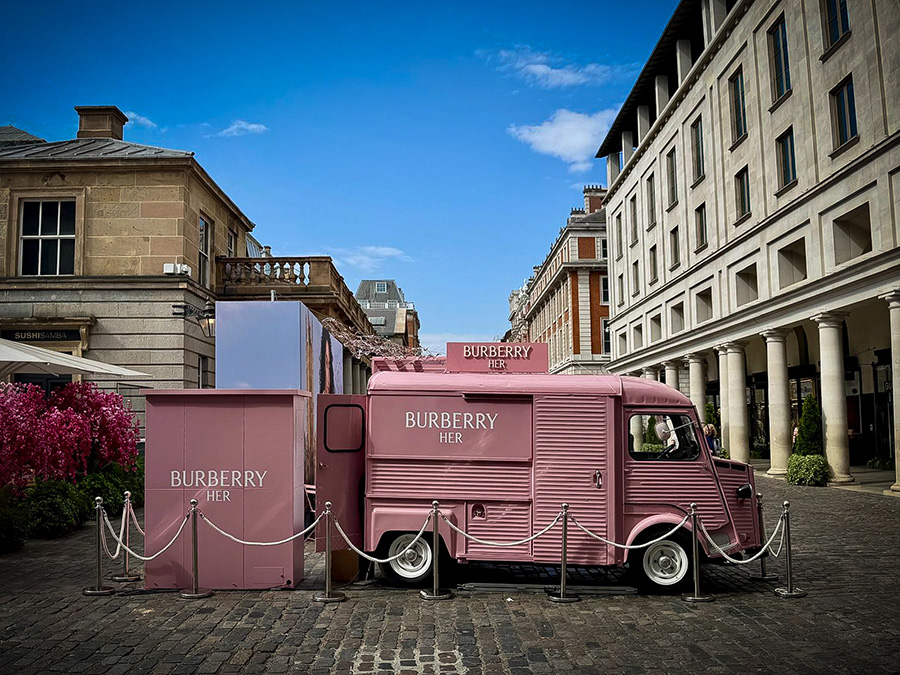 Burberry Her Photo Booth Installation